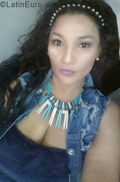 Date this funny Colombia girl Sandra from Cali CO24860