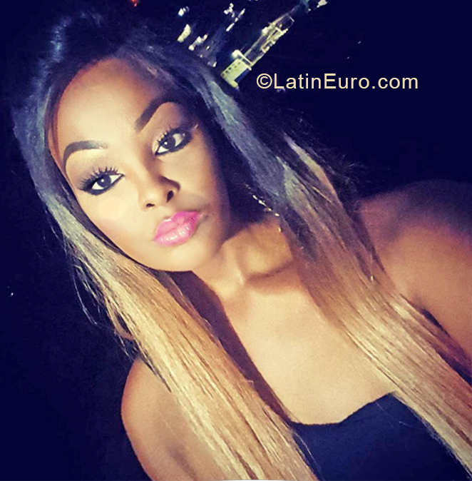 Date this foxy Brazil girl Luna from Rio de Janeiro BR10767