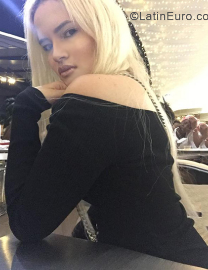 Date this hard body Colombia girl Anastasia from Cali CO30121