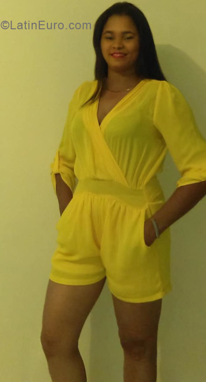 Date this attractive Dominican Republic girl Alba from Higuey DO34021