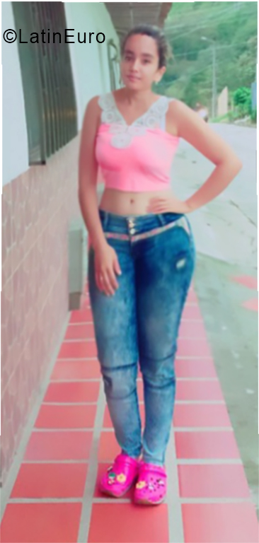 Date this attractive Colombia girl Alejandra from Medellin CO24969