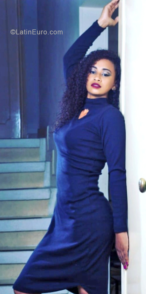 Date this delightful Colombia girl Marcela from Cali CO24973