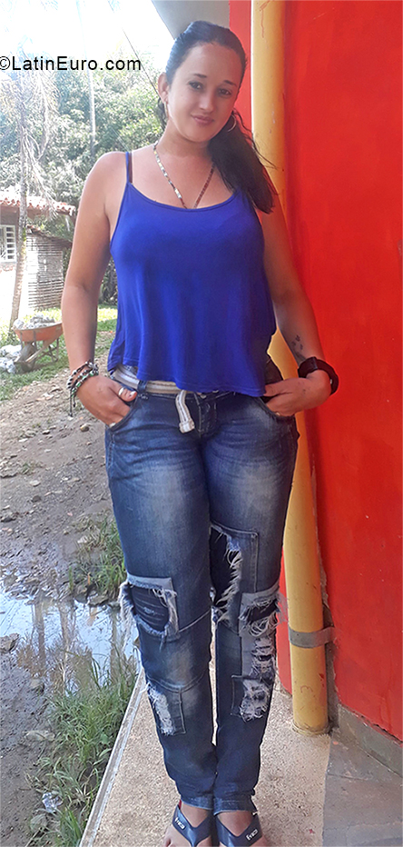 Date this delightful Colombia girl Marcela from Cali CO24995