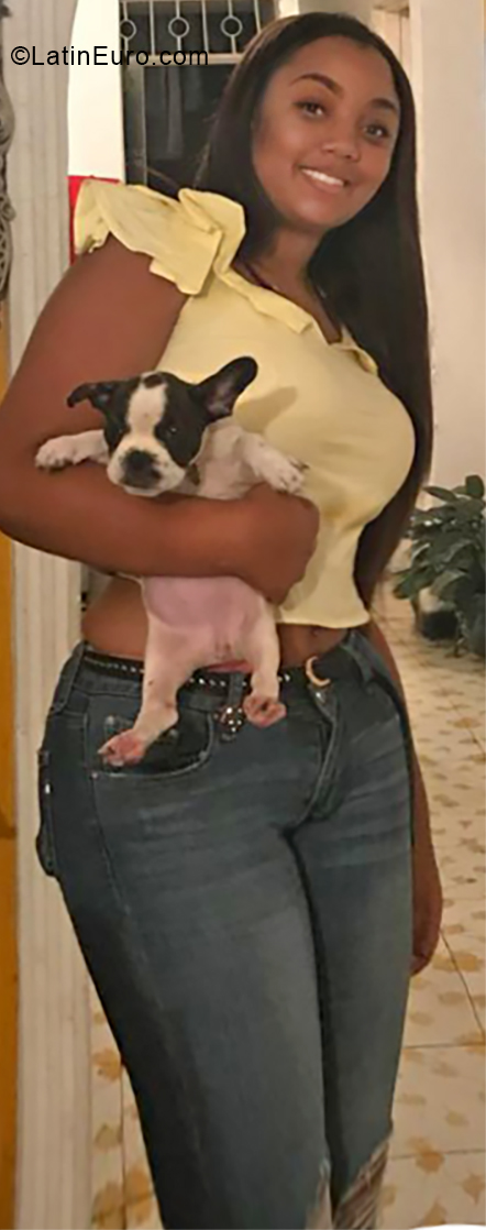 Date this tall Colombia girl Erika from Cali CO24999