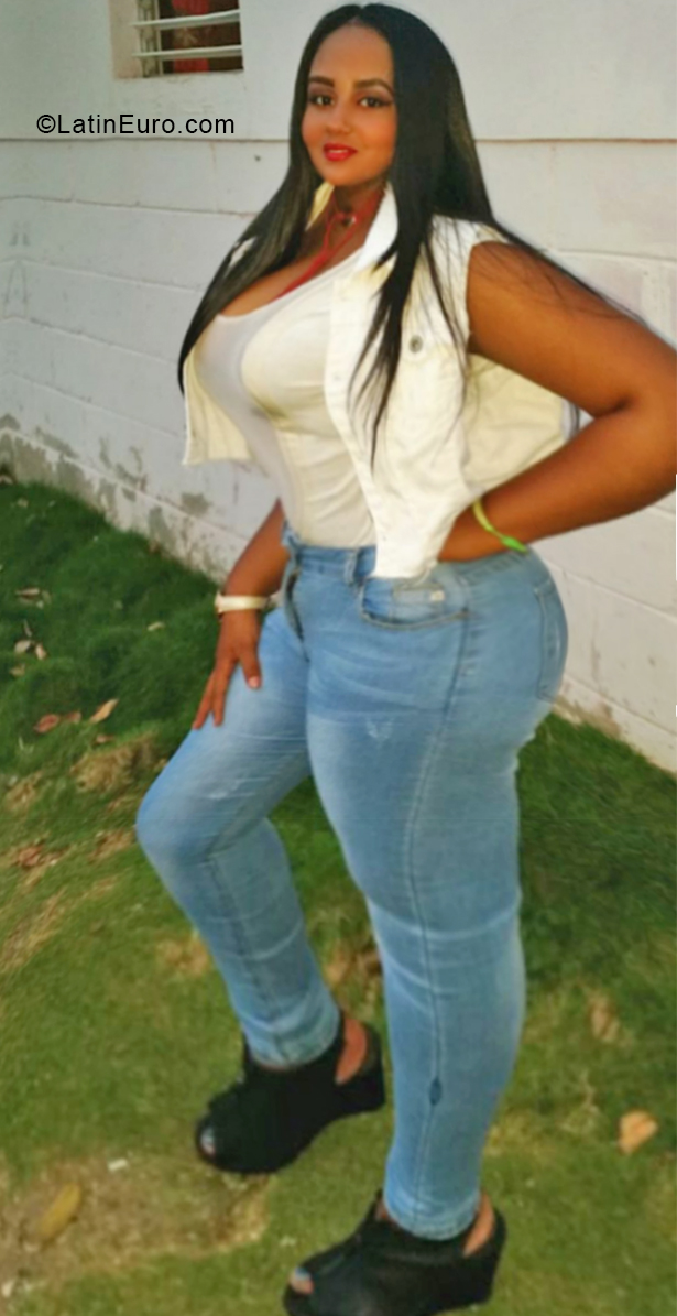 Date this pretty Dominican Republic girl Estrela from Santiago DO34140