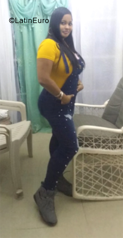Date this sultry Dominican Republic girl Aimie from Santo Domingo DO34165