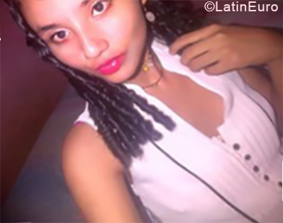 Date this gorgeous Venezuela girl Isa from Caracas VE2216