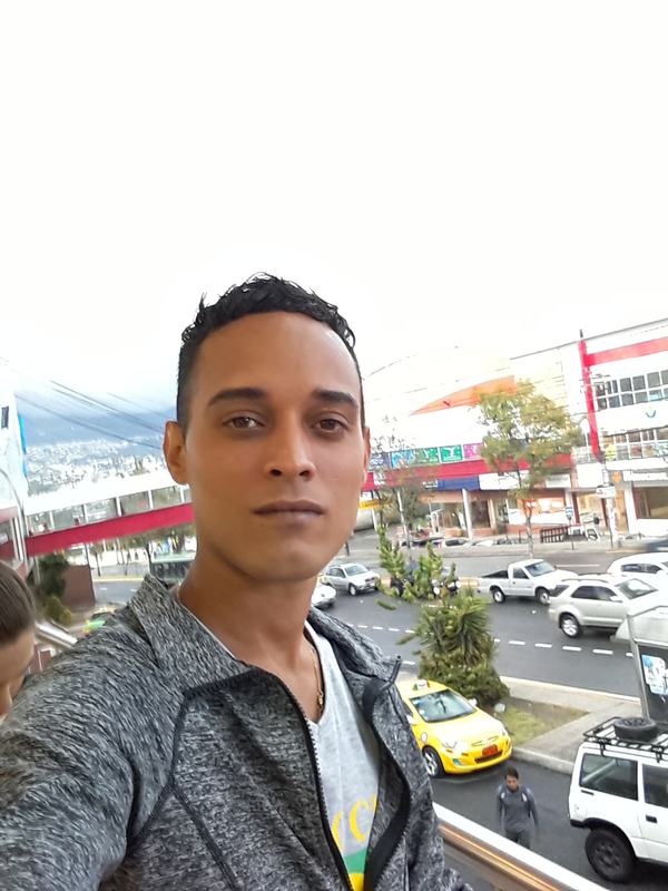 Date this foxy Cuba man Richard from Panama CU500