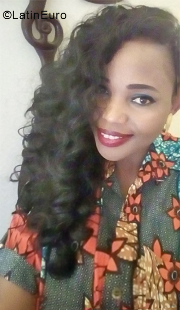 Date this exotic France girl Zayana from Vous pouvez continuer sans région FR300
