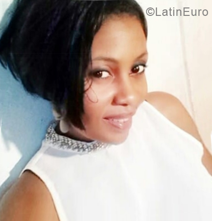 Date this beautiful Dominican Republic girl Santa from Santo Domingo DO34358