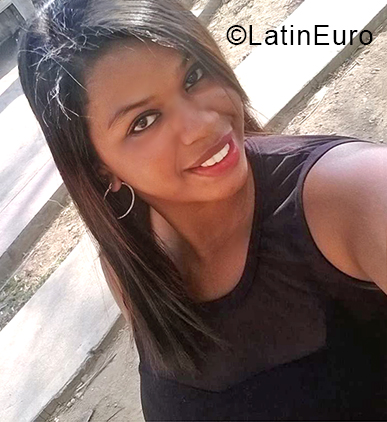 Date this funny Venezuela girl Leidy from Caracas VE3962