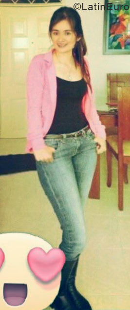 Date this attractive Colombia girl Maria from Bogota CO25144