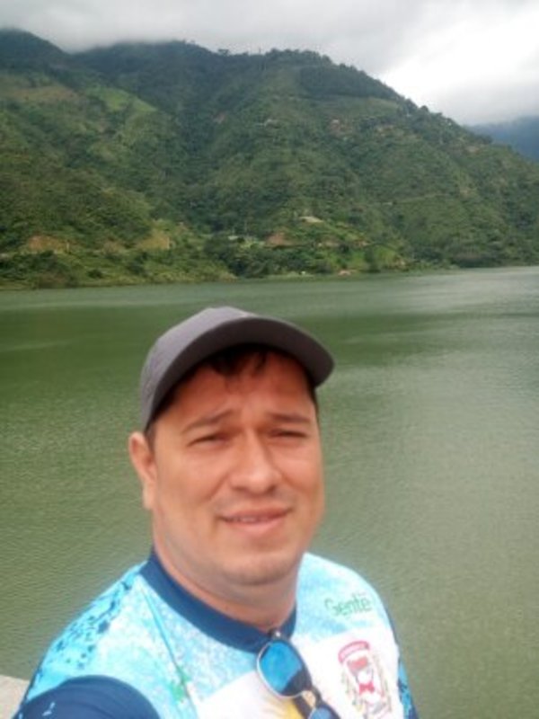 Date this pretty Colombia man Alex from Bucaramanga CO25146