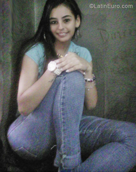 Date this young Venezuela girl Yari from Caracas VE2262