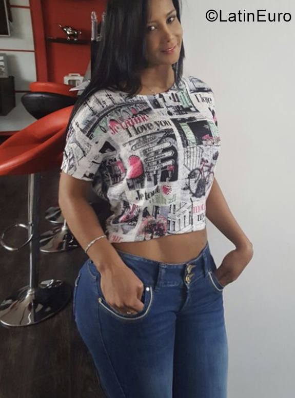 Date this sensual Colombia girl Johanna from Bogota CO25173