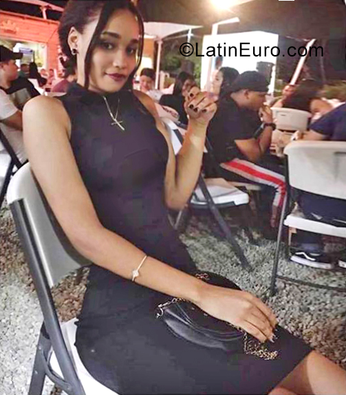 Date this pretty Dominican Republic girl Sthep from Santiago DO34452