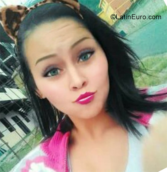 Date this good-looking Venezuela girl Estefania from Merida VE2289