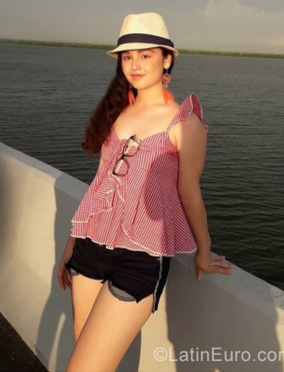 Date this charming Colombia girl Nathalia from Cartagena CO25249