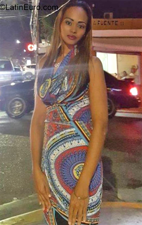 Date this hard body Dominican Republic girl Angelita from Santiago DO34561