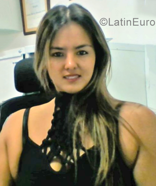 Date this hard body Colombia girl Vanessa from Cali CO25254