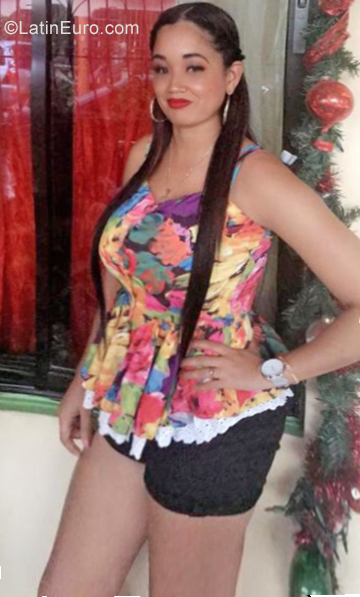 Date this hot Dominican Republic girl Mariel from Puerto Plata DO34590