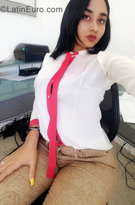 Date this stunning Dominican Republic girl Lenny from Santo Domingo DO34592