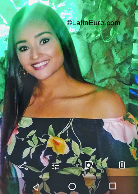 Date this gorgeous Colombia girl Karina from Valledupar CO25264