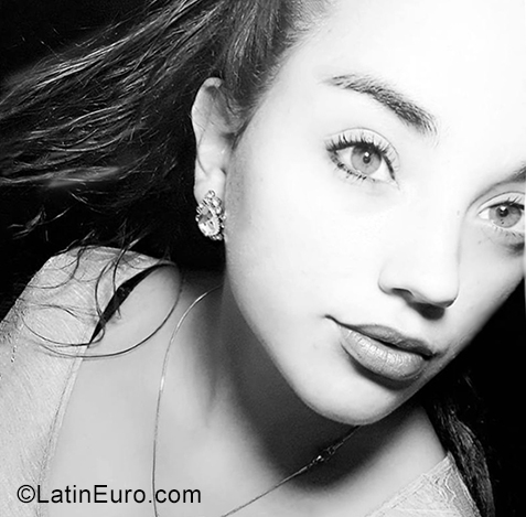 Date this funny Argentina girl Abril from Cordoba AR190