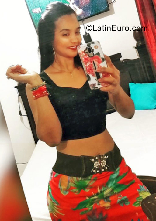 Date this stunning Dominican Republic girl Marifer from Santiago DO34635