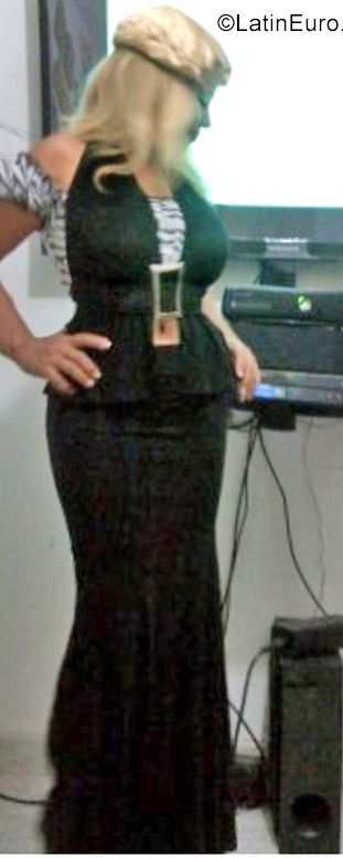 Date this hot Colombia girl Mary from Bogota CO25304