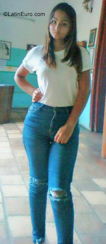 Date this good-looking Colombia girl Gabriela from Medellin CO25307