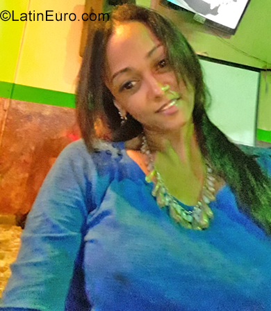 Date this passionate Dominican Republic girl Valencia from Santo Domingo DO34703