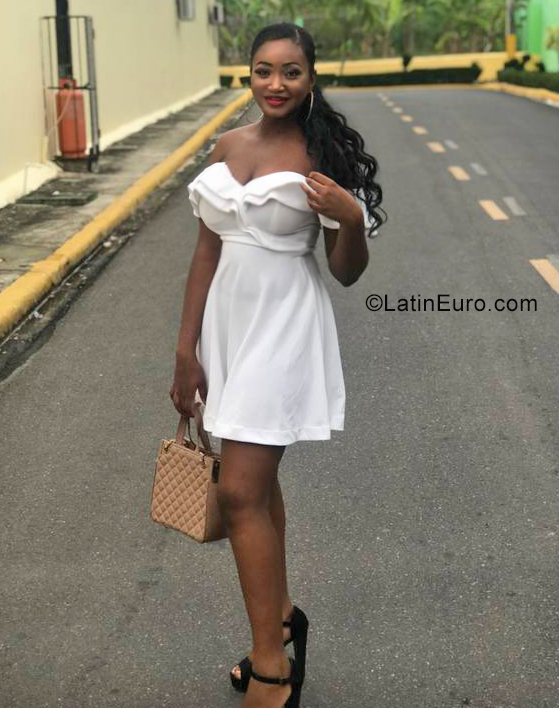 Date this happy Dominican Republic girl Kim from Espaillat DO34725