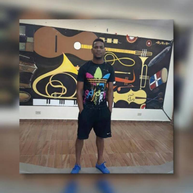 Date this pretty Dominican Republic man Robert from San Pedro DO34735