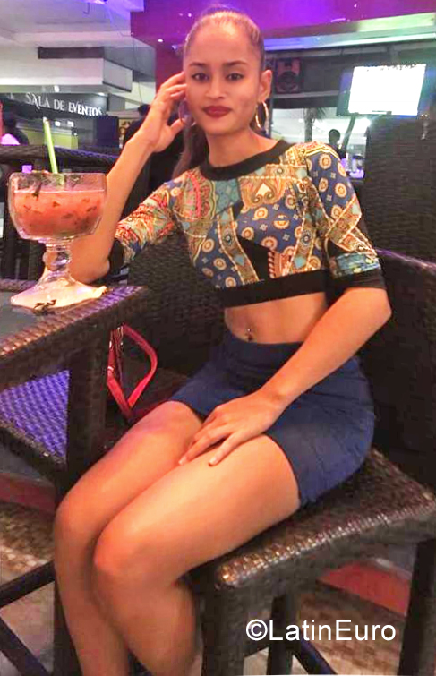 Date this hard body Dominican Republic girl Jessica from Santiago DO34754