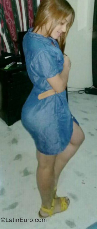 Date this sensual Colombia girl Pauin from Medellin CO25367