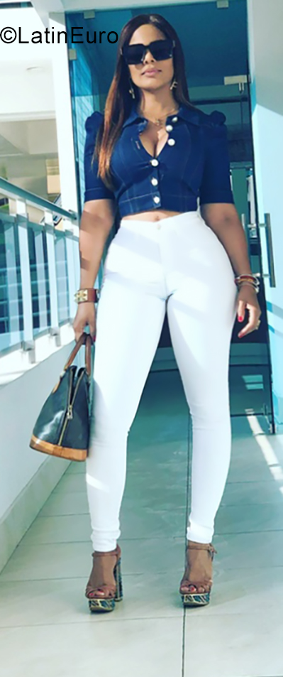 Date this foxy Dominican Republic girl Perla from Santo Domingo DO34797