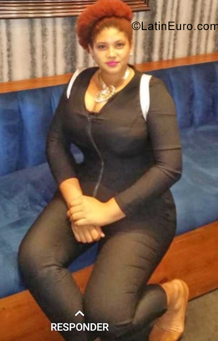 Date this stunning Dominican Republic girl Lea from Santo Domingo DO40676