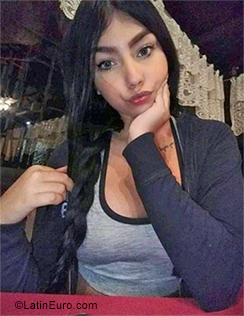 Date this tall Venezuela girl Tiffany from Maracaibo VE2398