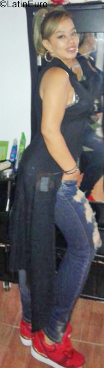 Date this attractive Colombia girl Monica from Medellin CO25417