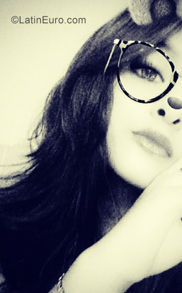 Date this lovely Ecuador girl Jamileth from Portoviejo EC327