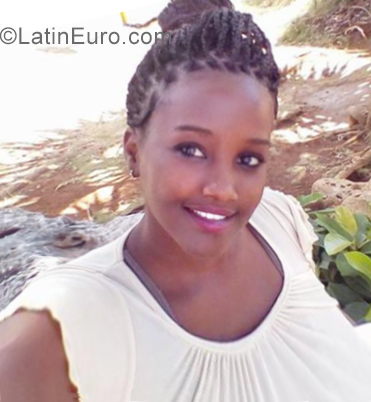 Date this young Cuba girl Milianys from La Habana CU524