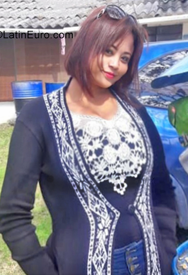 Date this hot Colombia girl Yoli from Medellin CO25456
