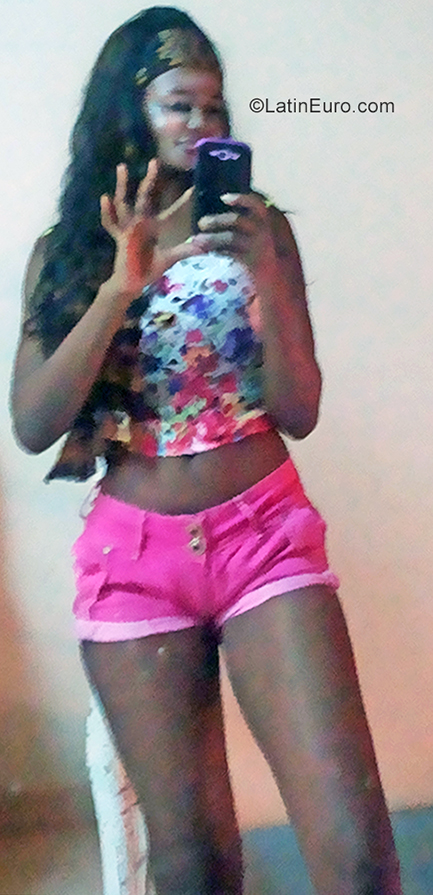 Date this beautiful Colombia girl Lucia from Pereira CO25483