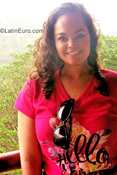 Date this attractive Colombia girl Cindy from Bogota CO25485
