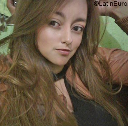 Date this exotic Ecuador girl Alejandra from Quito EC331