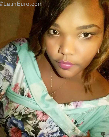 Date this sultry Dominican Republic girl Walquin from Santo Domingo DO35051