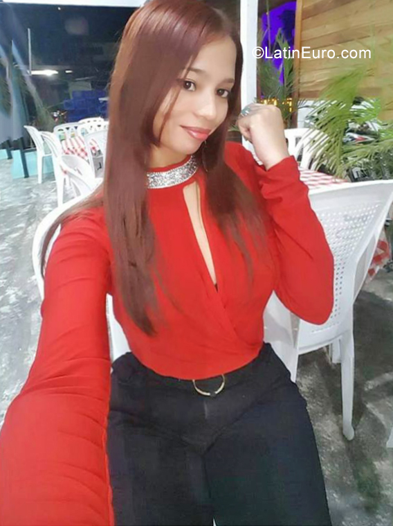Date this lovely Dominican Republic girl Michele from Santo Domingo DO35058