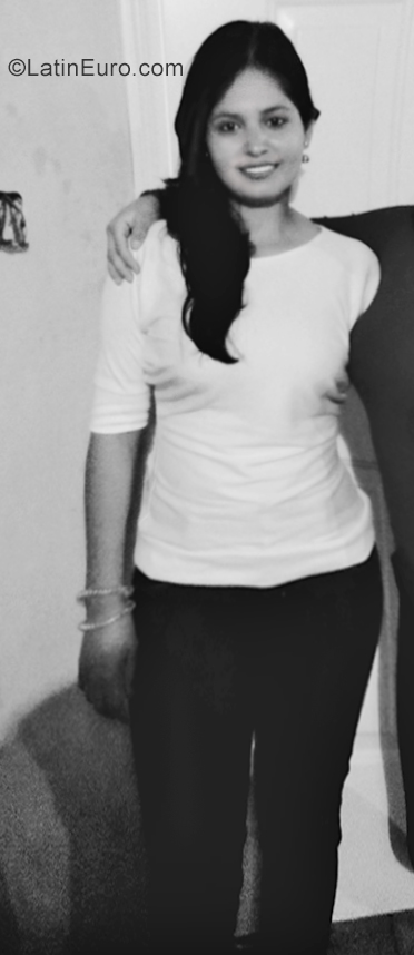 Date this nice looking Venezuela girl Maria from Merida VE2465