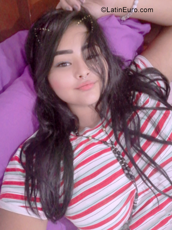 Date this charming Colombia girl Shirly from Barranquilla CO25545
